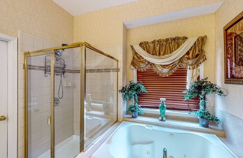 Cliftondale Casa | Luxe Retreat near Airport - Home Theater, Gym