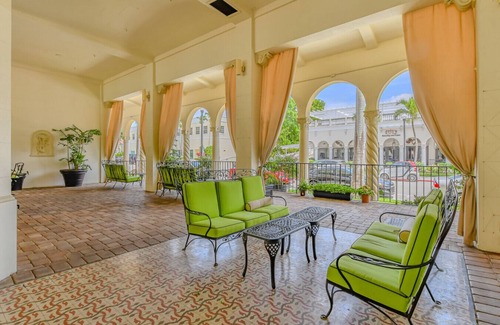 Palm Beach - West Palm Beach Apartamento | Luxe Retreat w/Private Terrace