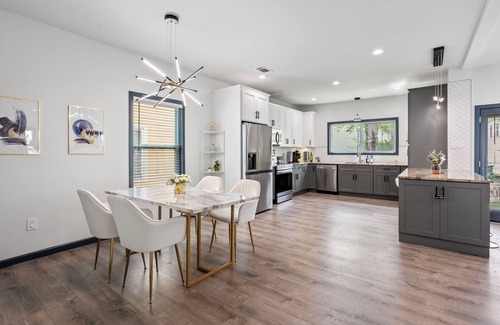 Pittsburgh Casa | Luxe Retreat with Arcades + Board Games in downtown Atlanta