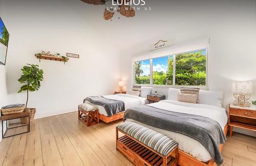 Ludlam Casa | Luxe Retreat with Private Beach & Pool Paradise L53