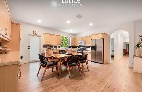 Ludlam Casa | Luxe Retreat with Private Beach & Pool Paradise L53