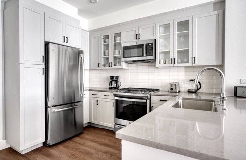 Central San Mateo Apartamento | Luxe San Mateo 1BR w/ Gym, Roof Deck & W/D, near Caltrain, by Blueground
