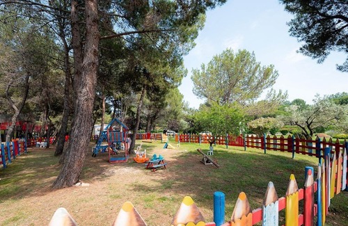 Valbandon Chalet De Esquí | Camping moderno y versátil en Croacia, junto al mar, a pocos kilómetros de Pula