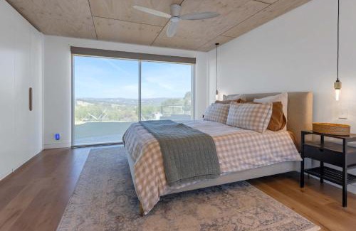 Clarendon Apartamento | Luxe Scandinavian 2BR Retreat Near McLaren Vale