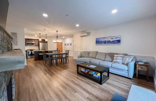 North Conway Condominio | Luxe Ski In/Out | Pool, Hot tub, Hiking, N. Conway