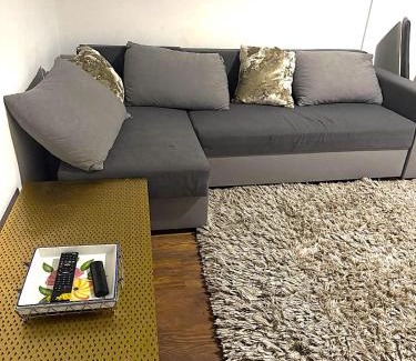 Luton Apartamento | Luxe Spacious & Central 2Bed Luton Apartment - Free Parking - Free Wi-Fi - Near LTN Airport & L&D Hospital