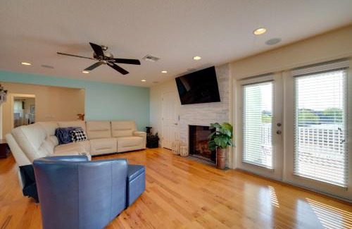 Spring Hill Casa | Luxe Spring Hill Home with Patio and Dock!