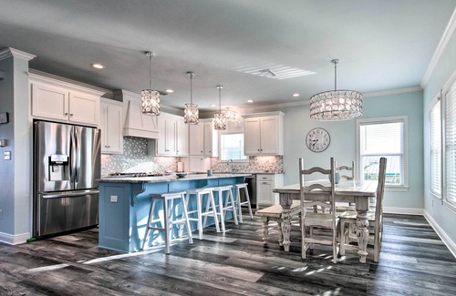 Dauphin Island Casa | ¡NUEVO! Dauphin Island Luxury: ¡espaciosa casa sobre pilotes!