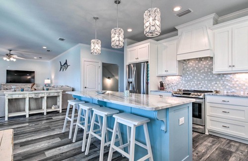 Dauphin Island Casa | ¡NUEVO! Dauphin Island Luxury: ¡espaciosa casa sobre pilotes!