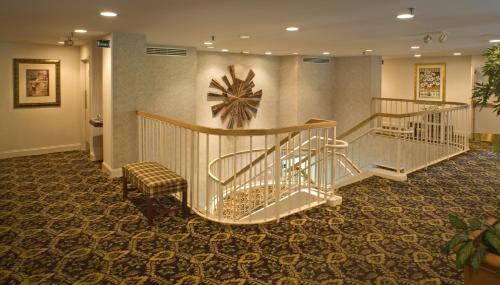 Pennington Bend Hotel | Luxe Studios Nashville Opryland