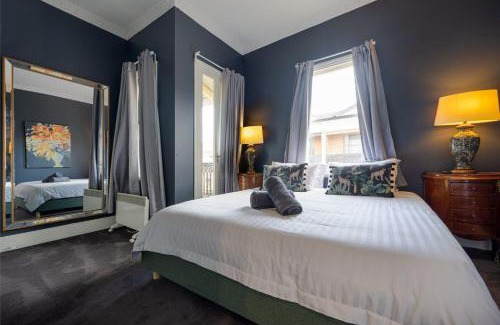 Carlton North Apartamento | Luxe Stylish Two Level Apartment I Rooftop Terrace
