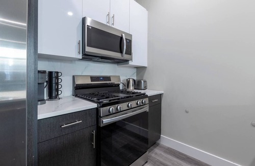 The Heights Apartamento | Luxe Condo Easy NYC Access Free Covered Parking