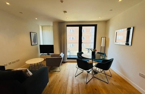 Tower Hill Apartamento | LUXE TOWER