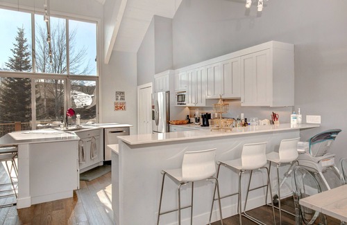 Park Meadows Casa | Luxe townhome with pool, private hot tub, washer/dryer, & garage