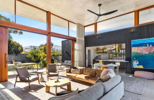 Swanbourne Casa | Luxe, unique family home near beach