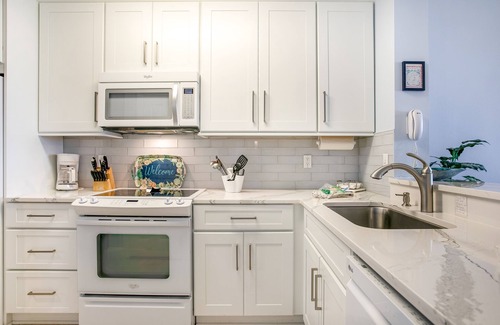 Amelia City Condominio | Luxe, Updated, Oceanfront Condo with Ground-Floor Patio, WiFi & Shared Pool