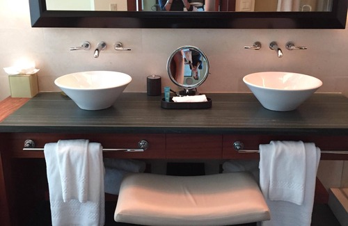 Bal Harbour Hotel | LUXE 1 DORMITORIO / 1. 5 SUITE KING CON VISTA AL OOEO 16 ° PISO EN EL RITZ CARLTON