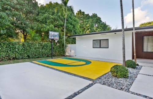 Golden Glades Casa | LUXE Villa Heated Pool Fire Pit GAMES