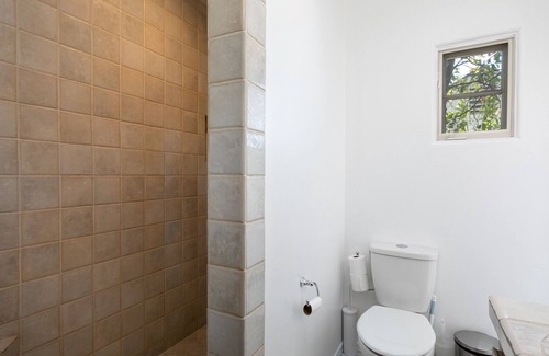 Altadena Casa | Luxe Villa with Private Pool, Hot Tub, Fireplace, WiFi, Central AC - Dogs OK