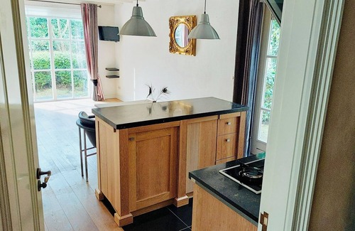 Schoorl Villa | Luxe vrijstaande vakantiehuis vlakbij zee met wellness. Tot 12 pers. 10% korting