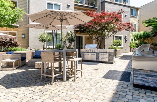 Walnut Creek Apartamento | Luxe Walnut Creek 1BR w/ Gym, Pool & Spa, near FB & Google, by Blueground