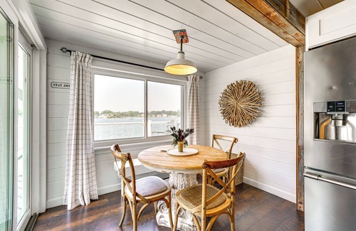 Lake Fenton Casa | Luxe Waterfront Lake Fenton Home: Decks & Fire Pit