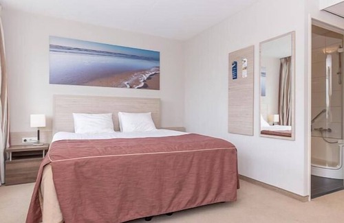 Kamperland Hotel | Luxe Wellness & Beach Retreat - Perfect Getaway Near Banjaardstrand Beach