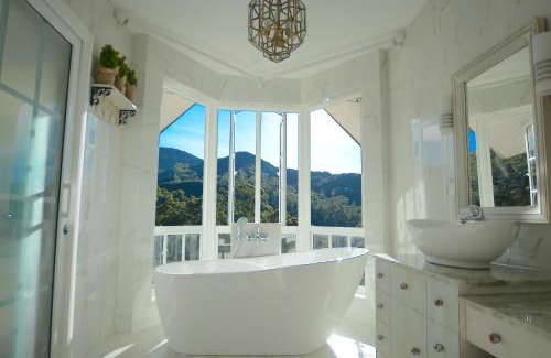 Nuwara Eliya Villa | Luxe Wilderness - Private Villas, Free Breakfast, 2km from City Centre