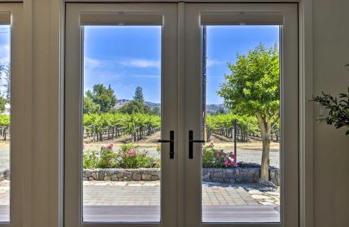 Rutherford Casa | Luxe Wine Country Getaway with Vineyard Views