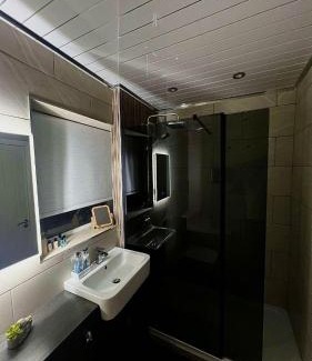 High Hazels Casa | Luxeliving The Larch Residence