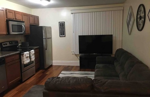 Niskayuna Apartamento | luxery lounge with free parking