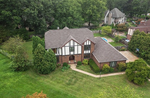 Terre Haute Villa | LuxeVilla Pool GameZone Sleeps14 Kid & Pet Friendly