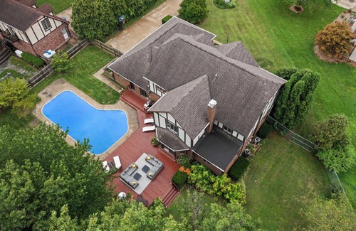 Terre Haute Villa | LuxeVilla Pool GameZone Sleeps14 Kid & Pet Friendly