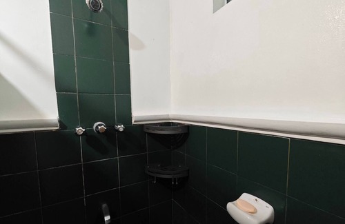 Baguio Casa | Luxhomme Guesthouse With Balcony