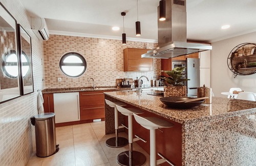 Porto de Mos Villa | Lujosa villa de 3 dormitorios con baño privado con vistas a la playa de Porto de Mós