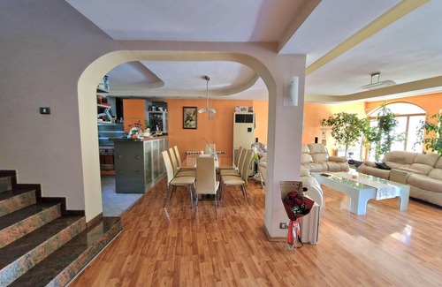 Razgrad Casa | Luxorious House in the Hearth of the Town