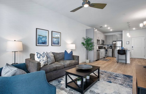 Midlothian Apartamento | LuxStay: Upscale Temp Haven