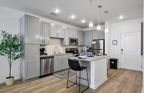 Midlothian Apartamento | LuxStay: Upscale Temp Haven