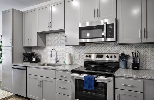 Midlothian Apartamento | LuxStay: Upscale Temp Haven