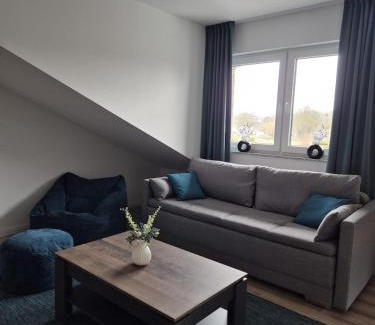 Dinslaken Apartamento | Luxsuite Still und Komfort 2 Balkon Elektrogrill Tischfussball TV-75 Zoll