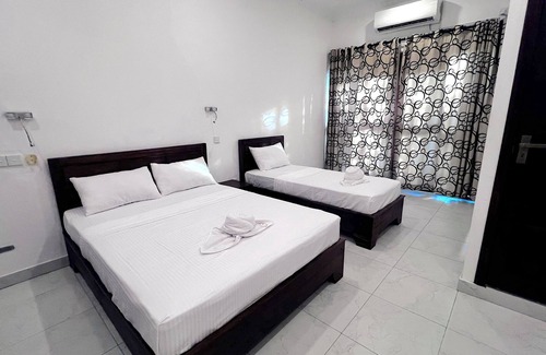Pottuvil Division 2 Hotel | LUXTORI Arugambay