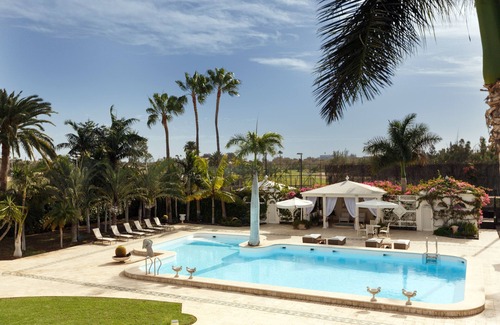 Campo Internacional Maspalomas Villa | Villa de lujo con piscina en Maspalomas 14 pax GYM, JACUZZI y CANCHA DE PADEL