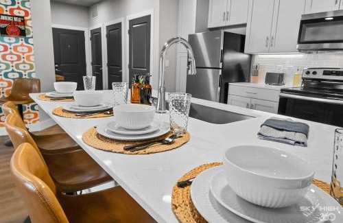 Rogers Apartamento | Luxuary Apt, Pool, Kingbeds, Near Amp
