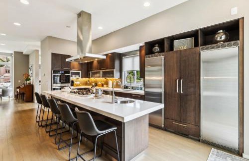 Tremont Casa | Luxuary Tremont Home - Movie Room, Pet & Baby Friendly