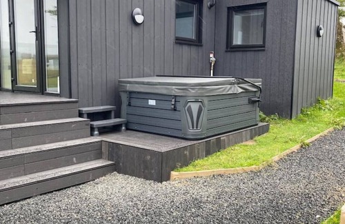 Ballycastle Cabina | Luxury Private Couples Glamping Cabin Pod with your own Hot Tub & BBQ
