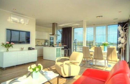 Muritz Apartamento | Luxuriöses Penthouse auf 2 Ebenen mit Riesiger Dachterrasse mit Müritzblick
