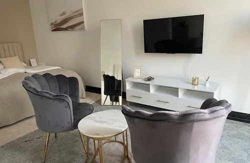 Berliner Vorstadt Apartamento | Luxuriöses Studio mit privatem Zugang zum See