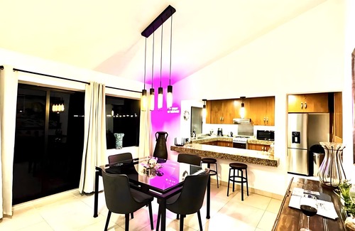 San Antonio Tlayacapan Casa | Luxurious 2 Bedroom Ajijic Home - Walk to Everything - 1 Night Rates Available
