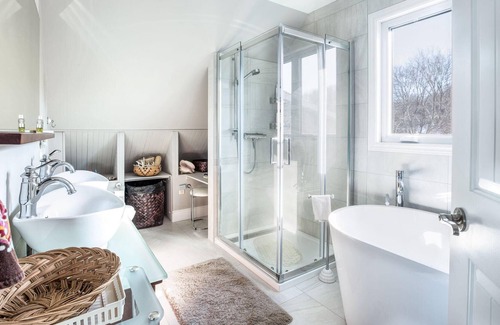 Lotbiniere Regional County Municipality Chalet De Esquí | Luxurious chalet right on the water.