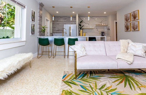 Surfside Condominio | Luxurious 1 Bdrm